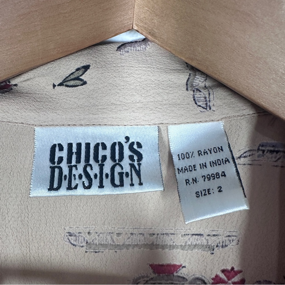 Chicos Design Graphic Button-Up Shirt Size 2 Large Elephant Blouse Short Sleeves - Picture 3 of 6